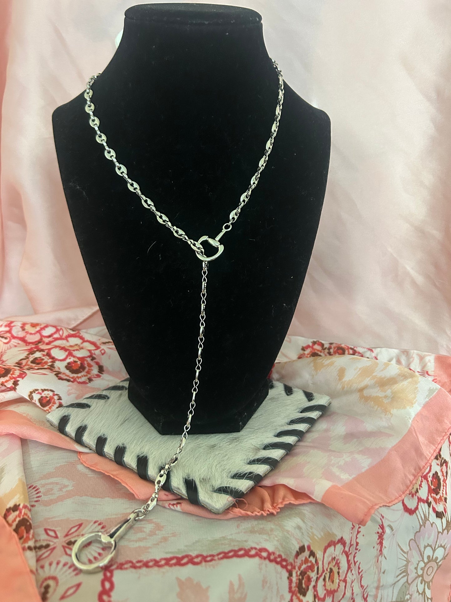 Linked Bit Lariat