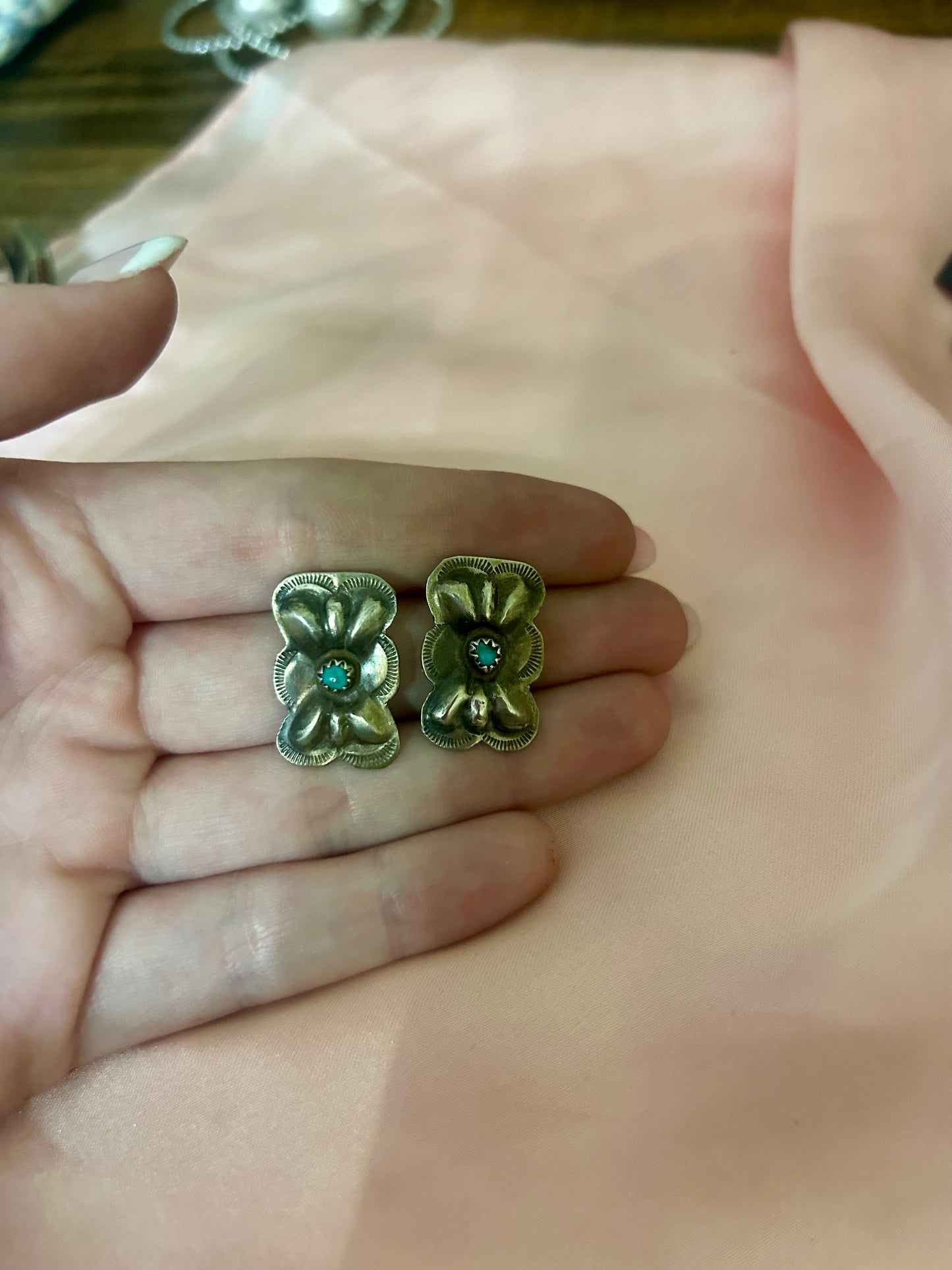 Bow tie Concho Studs